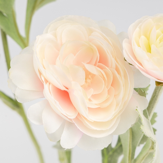 Искусственный ранункулюс с 3 бутонами, кремовый, 50 см (9259-019) Искусственный ранункулюс с 3 бутонами, кремовый, 50 см (9259-019)