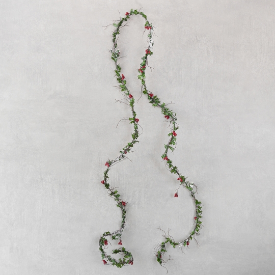Гирлянда из искусственной зелени Гирлянда из искусственной зелени