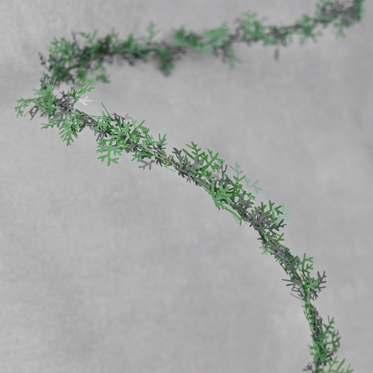 Гирлянда из искусственной зелени Гирлянда из искусственной зелени