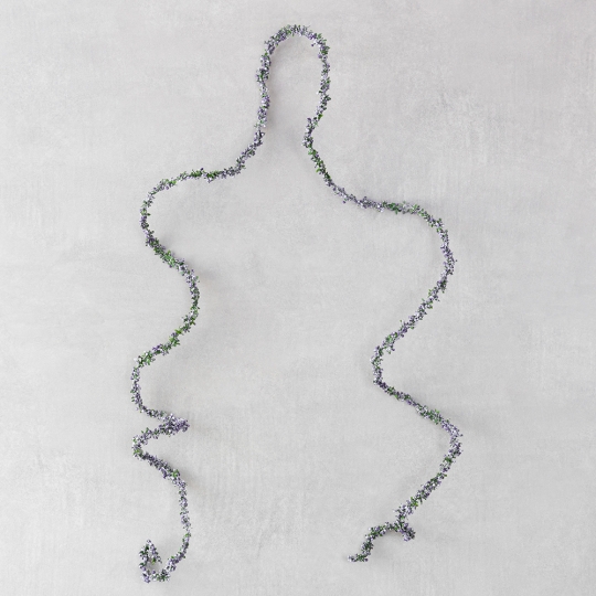 Гирлянда из искусственной зелени Гирлянда из искусственной зелени