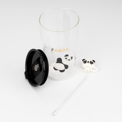 УЦІНКА Склянка для води з трубочкою "Панда", 600 мл  (Кришка тримається нещільно, оскільки ущільнювальна резинка трохи вужча за розміром) (9112-011)