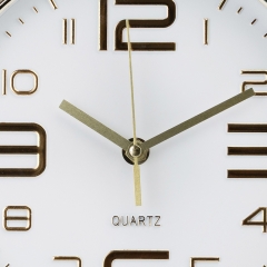 Годинник "Метроном", біло-золотий, 20 см (2016-009)