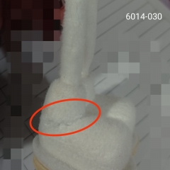 УЦІНКА Фігурка "Стильний гном", біла, 25 см (Тріщина на нозі) (00BR-6014-030)