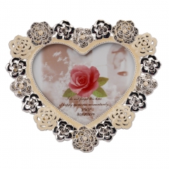 Фоторамка "Серце у квітках" (15*13 см) (128N)