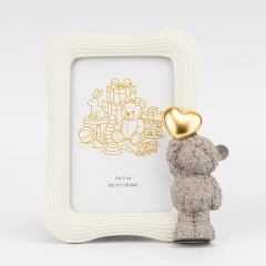 Фоторамка "Медвежонок с сердцем", айвори, 15,5*19,5 см (2023-007)